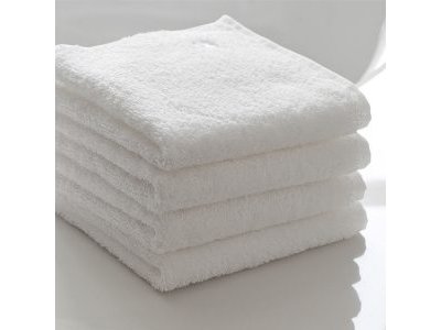 منشفة بيضاء